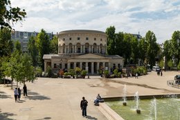 19th-arrondissement;-2006-renovation;-Architectural-heritage;-Esplanade;-Fountains;-France;-Île-de-France-region;-Kaleidos;-Kaleidos-images;-La-parole-à-limage;-Paris;-Parisian-buildings;-Parisian-heritage;-Pedestrians;-Rotonde-de-la-Villette;-Stories-Pictures;-Summer-2026;-Tarek-Charara;-Toll-gate;-Wall-of-the-Farmers-General